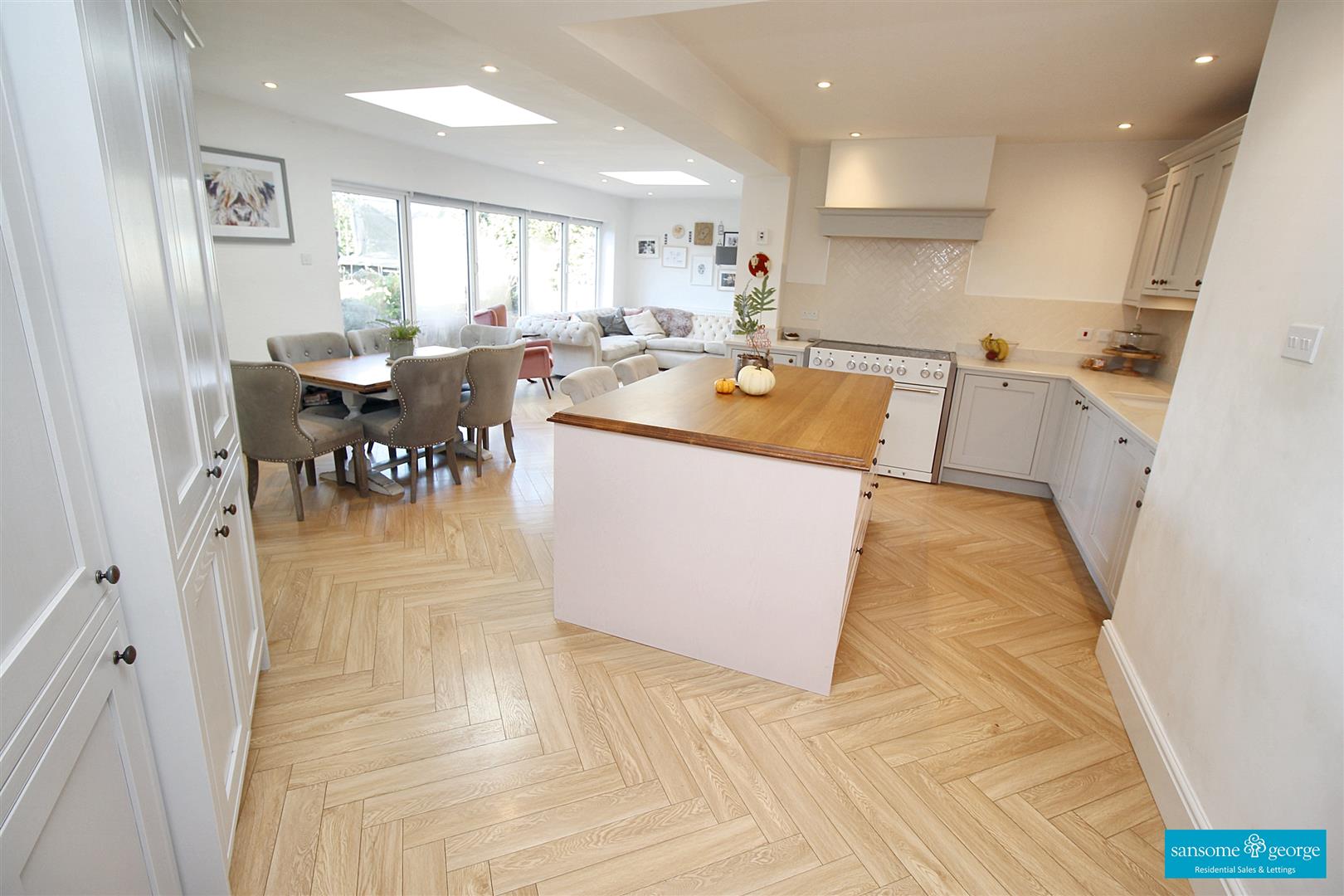 3 bed property in Westwood Road, Reading